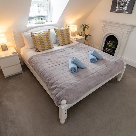 Light Airy 3 Bed Town Cntr Flat 700M To The Beach ボーンマス エクステリア 写真