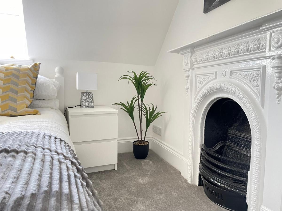 Light Airy 3 Bed Town Cntr Flat 700M To The Beach ボーンマス エクステリア 写真