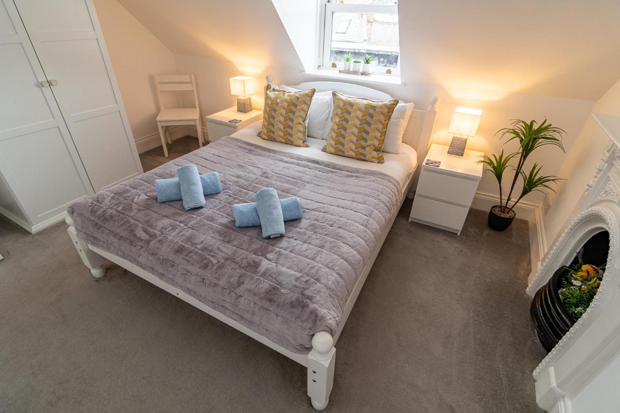 Light Airy 3 Bed Town Cntr Flat 700M To The Beach ボーンマス エクステリア 写真